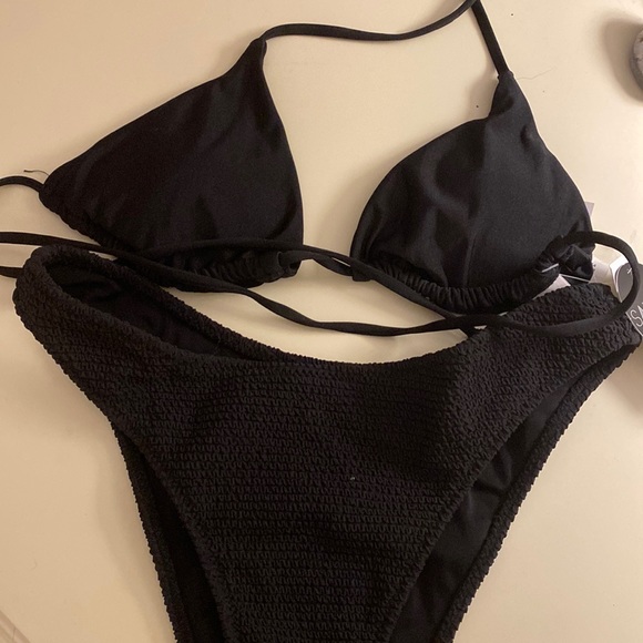 Black bikini set - Picture 1 of 7